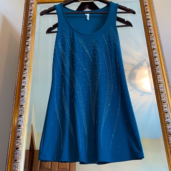 Studio Y Tops - STUDIO Y WORN ONCE AQUA GREEN STRETCHY EMBELLISHED SLEEVELESS TANK XS